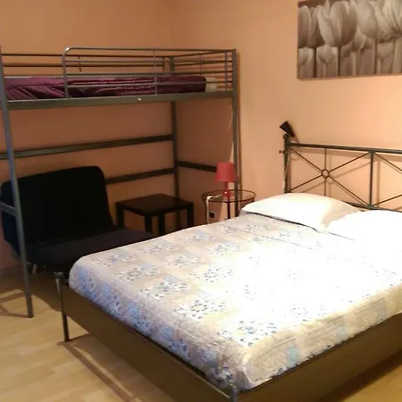 Magic Point Apartment Rom